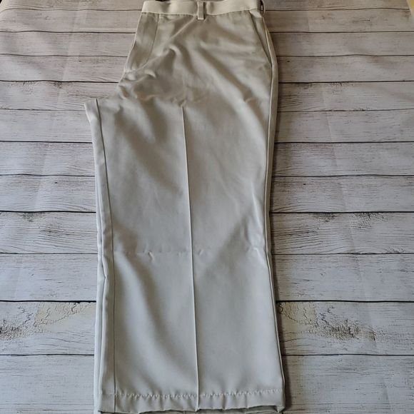 Dockers Classic Fit Signature Khaki - Picture 3 of 7